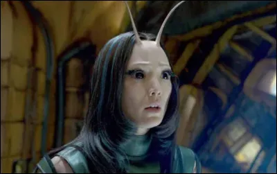 Dans le deuxième film, qui se joint à eux de façon définitive ?