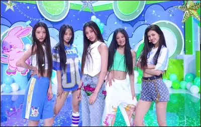 Complétez ces paroles de NewJeans : 
"Drop the, drop the question
Want attention
Wanna want ________".