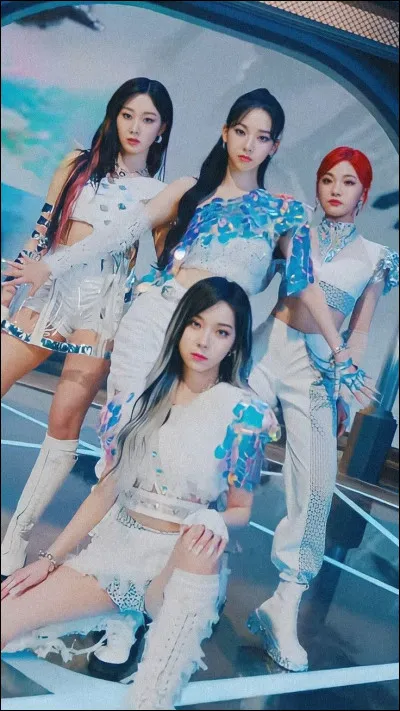 Complétez ces paroles d'Aespa : 
"Watch me while I work it out
Work it, work it, ________".