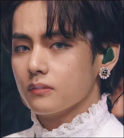 Encore du BTS : 
"And you gonna be happy
And you gonna be happy 
Turn this _________________".