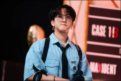 Encore Stray Kids : 
"Rolling in the deep inside my head
You got me _________".