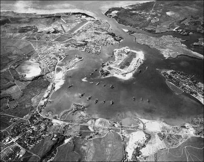 Pearl Harbor constituait la plus grande base navale amricaine dans l'ocan Pacifique, la flotte de guerre amricaine du Pacifique comprenait alors combien d'units ?