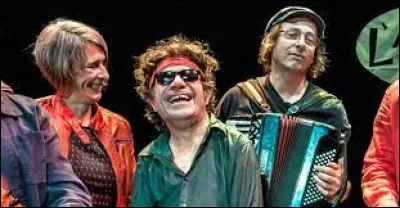 Quel groupe a chanté "Mets de l'huile" ?