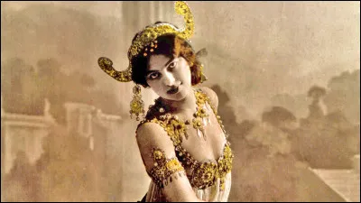 Elle fut danseuse et devint taupe, ce qui à la finale ne lui réussit pas, trouvez son surnom (2e mot de son surnom) et le tour est joué !