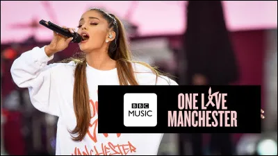 Le 22 mai ..., sa tournée "Dangerous Woman Tour" est marquée par un attentat suicide à la fin d'un concert à Manchester Arena.