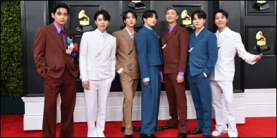 Quel membre de BTS a été surpris en train de fumer aux Grammy Awards ?