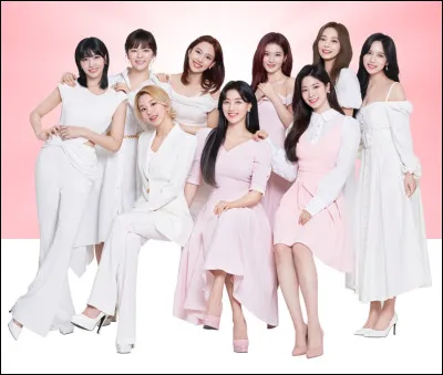 Quelle membre de TWICE a écrit un post sur l'abdication de l'empereur japonais ?