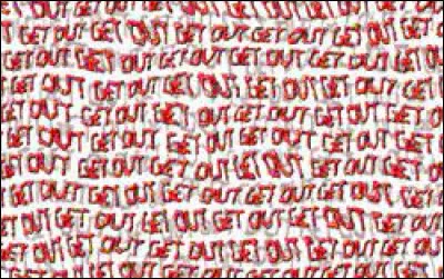 Si tu restes trop longtemps dans une cachette, cette entity sans corps te chassera et tu auras perdu.