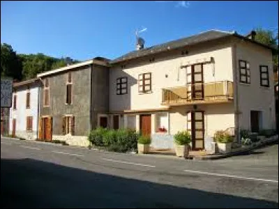 Village occitan, dans l'aire d'attraction Saint-Gaudinoise, Sengouagnet se situe dans le département ...