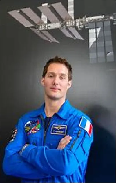 Et lui, qui est-il ?