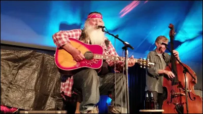 "Reine" est la chanson de...