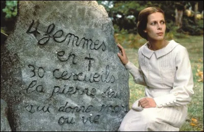 Quelle est cette mini-série diffusée en 1979, dans laquelle la jeune infirmière Véronique d'Hergemont est mariée au comte Vorsky ?