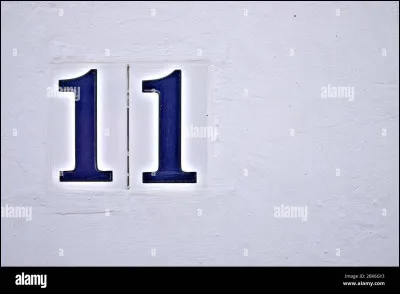 Qui est le réalisateur du film "Entre onze heures et minuit" ?