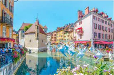 Quel nom portait la ville dAnnecy autrefois ?