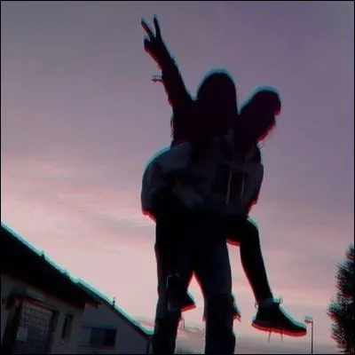 Cette année, ta meilleure amie et toi vous nêtes pas dans la même classe, que fais-tu ?