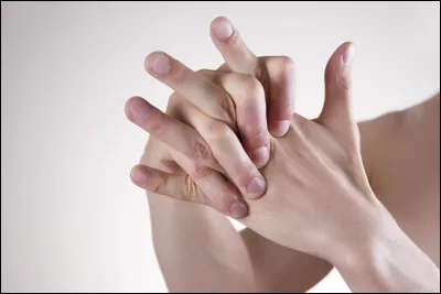 Faire craquer vos doigts ne vous donnera pas d'arthrite.