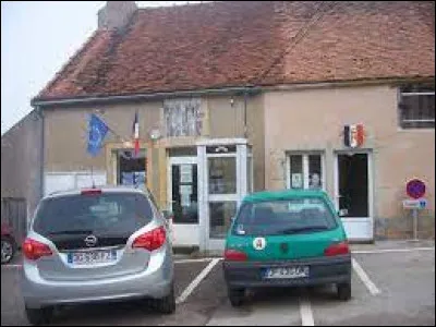 Village Saône-et-Loirien, Saint-Privé se situe dans l'ex région ...