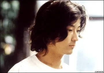 Comment s'appelle le premier film de Shinji Aoyama ?