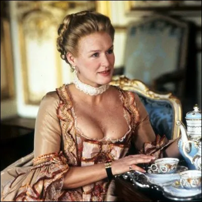 Quel personnage de littérature est une libertine qui manipule le vicomte de Valmont pour se venger dun ancien amant ?