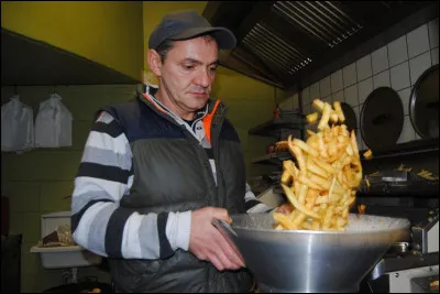 Comment nomme-t-on un fabricant et vendeur de frites ?