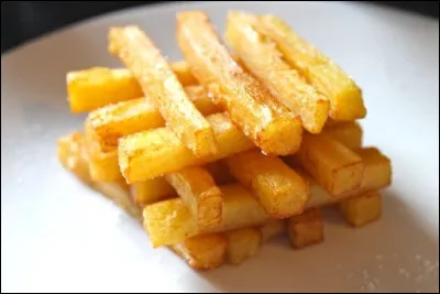 Quel le nom de ce plat de frites souvent présenté ainsi ?
