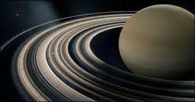 Le plus grand satellite naturel de Saturne se nomme Despina.