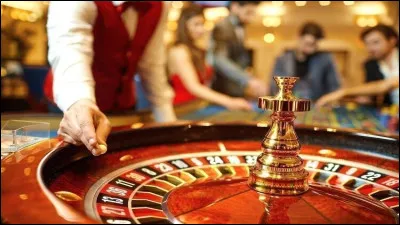 Au casino, on peut perdre ou gagner de l'argent en jouant à la...