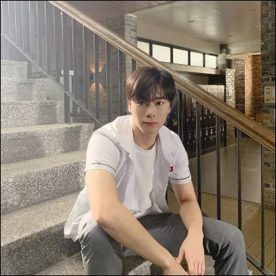 Tu préfères les vêtements...