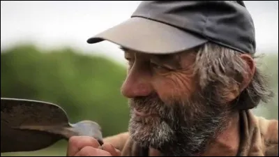 Pour un paysan auvergnat, quelle est la différence entre une poule et un chapon ?