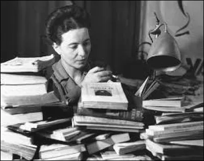 Quel est le titre de l'essai féministe écrit par Simone de Beauvoir en 1949 qui fit l'effet d'une bombe ?