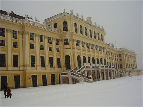 Où se trouve le palais de Schönbrunn et quelle impératrice y a résidé ?