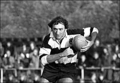 Ce joueur international de rugby à XV occupait le poste d'arrière au CA Brive puis au Stade toulousain ainsi qu'en équipe de France de 1967 à 1972 : il se nomme ...