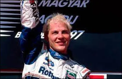 Ce pilote automobile canadien a remporté onze victoires en Formule 1, toutes sur Williams-Renault, et a été champion du monde des pilotes en 1997 : il se nomme ...