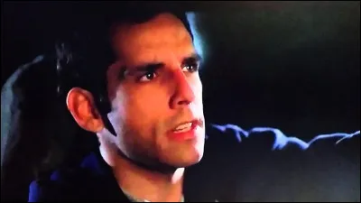 Quel film met en scène un écrivain timide qui essaie de retrouver une camarade de lycée perdue de vue ?