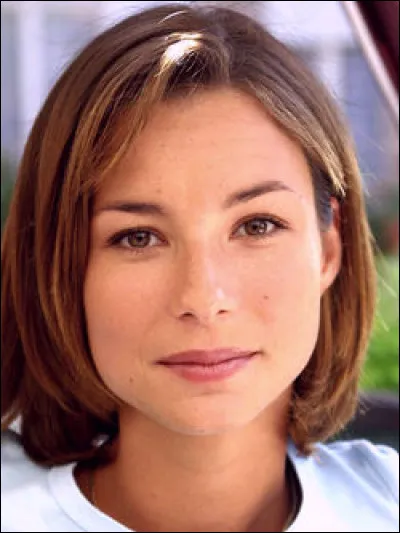 Dans quelle série célèbre Jennifer Lauret a-t-elle joué le rôle dAriane Leroy ?