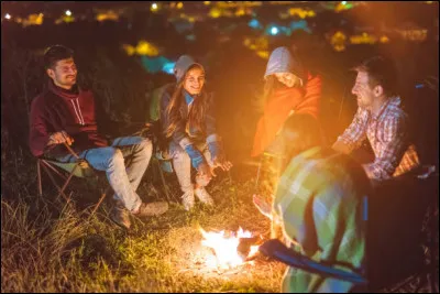 Le soir venu, devant le feu de camp, ton cousin ou ta cousine te demande ce que tu préférerais faire. Que réponds-tu ?