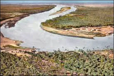 Quel est ce fleuve qui prend sa source en Turquie, puis parcourt la Syrie et l'Irak ?