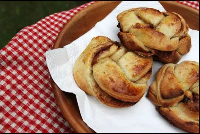 Pâtisserie très peu connue en dehors de l'Islande, ces petits pains ressemblent un peu aux snúður.