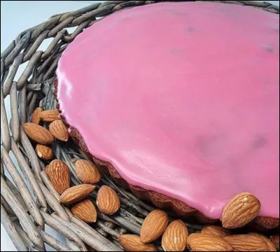 Son nom signifie littéralement "gâteau aux amandes", quel est-il ?