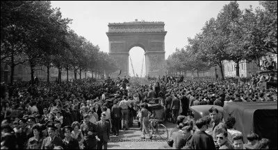 Quel homme dirigeait la France le 8 mai 1945 ?