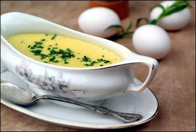 Quelle herbe retrouve-t-on dans la sauce béarnaise ?