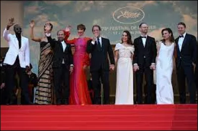 Combien de personnes assistent au festival de Cannes chaque année ?