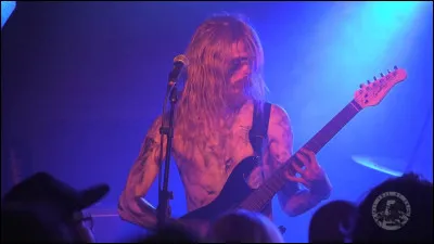 Comment s'appelle cet artiste ?