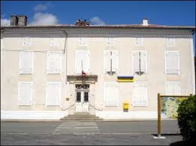 Village Charentais-Maritime, Fontaine-Chalendray se situe en région ...