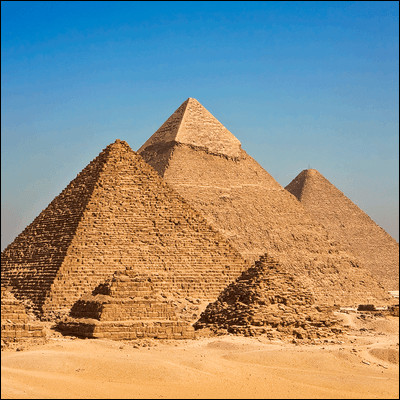 Quelle est la date de l'édification de la pyramide de Khéops en Égypte ?