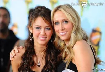 Comment s'appelle la mre de Miley Cyrus ?