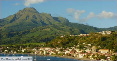 Histoire : de quand date l'éruption de la montagne Pelée qui fit plus de 30 000 morts ?