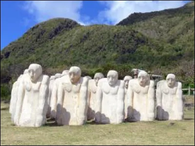 Lieu d'exception : comment s'appelle cet ensemble de sculptures rendant hommage aux innombrables victimes de la traite des noirs durant lesclavage ?