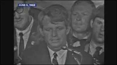 En 1960, JFK remporte l'élection présidentielle face à Lyndon Johnson.