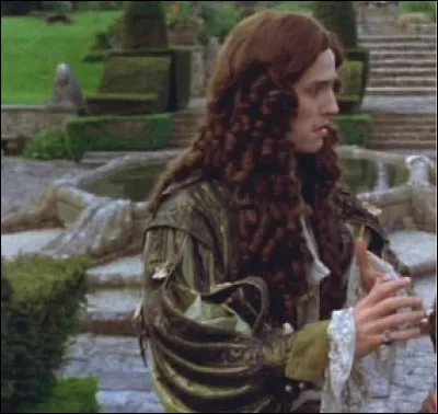 Dans quel film Hugh Grant joue-t-il Elias Finn ?